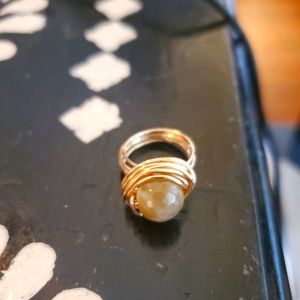 Size 6 Adventurine gold tone ring.  wire wrap ring. Fun ring!!